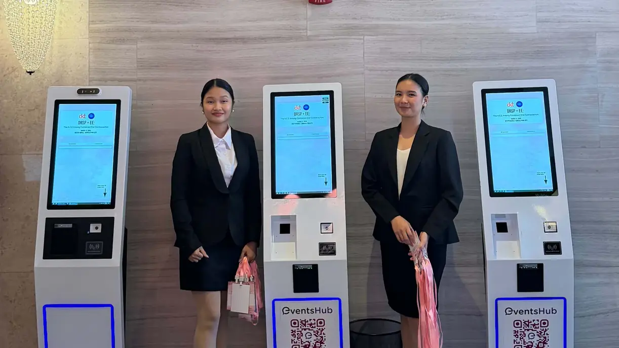 EventsHub self check-in kiosks with on-site registration staff
